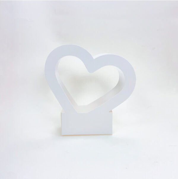 Heart-Shaped Hollow Handheld Flower Box Waterproof White Cardboard Flower Basket - Image 12